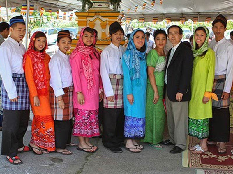 galery-family-cambodian-people